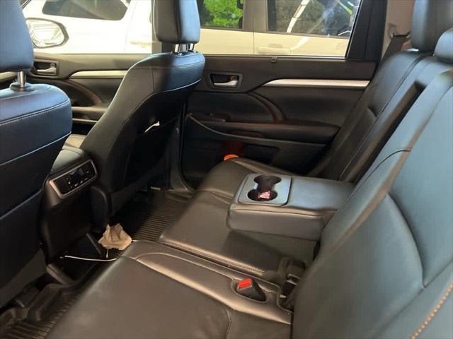 used 2019 Toyota Highlander car, priced at $26,498