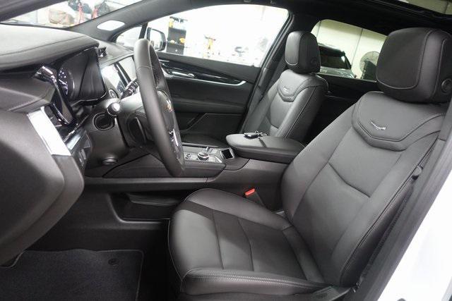 new 2025 Cadillac XT5 car, priced at $55,315