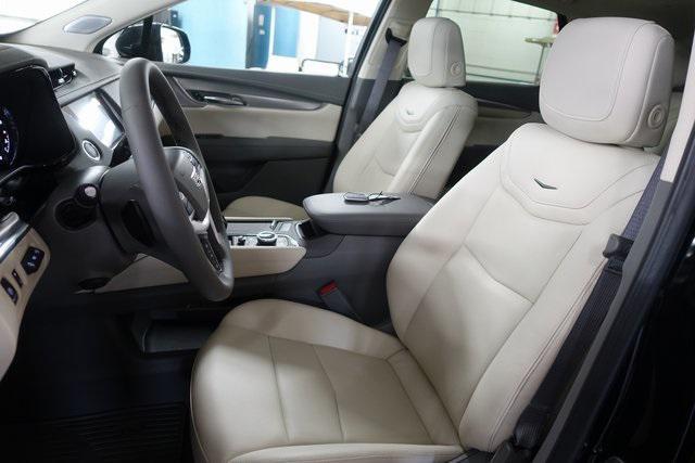 new 2025 Cadillac XT5 car, priced at $58,565
