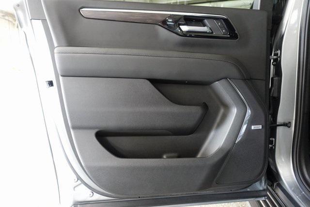 new 2025 Chevrolet Suburban car, priced at $75,970