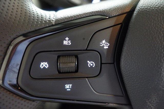 new 2025 Chevrolet Trax car