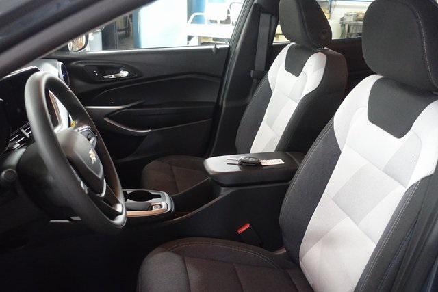 new 2025 Chevrolet Trax car