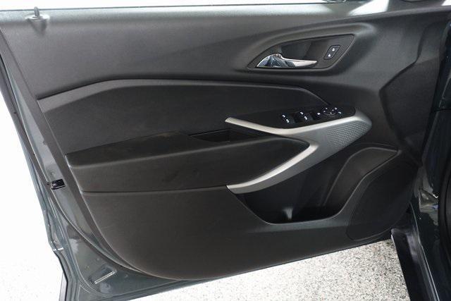 new 2025 Chevrolet Trax car