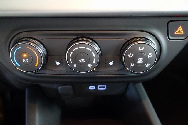 new 2025 Chevrolet Trax car