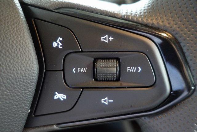 new 2025 Chevrolet Trax car