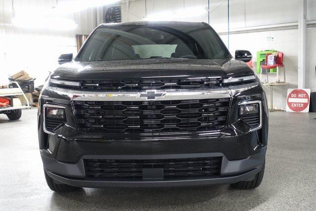 new 2025 Chevrolet Traverse car