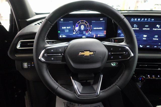 new 2025 Chevrolet Traverse car