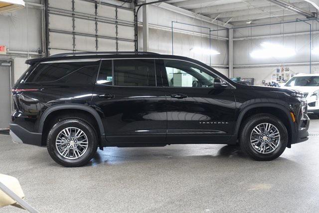new 2025 Chevrolet Traverse car