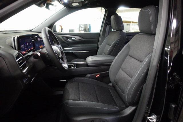 new 2025 Chevrolet Traverse car