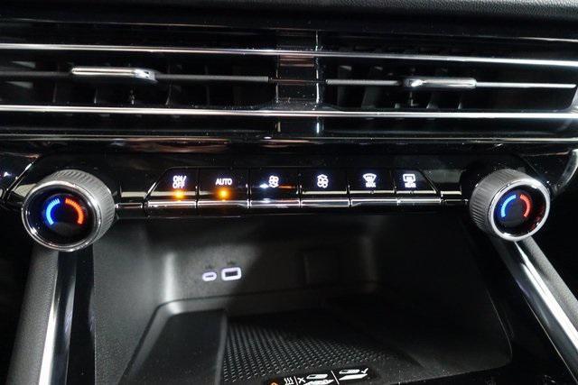 new 2025 Chevrolet Traverse car