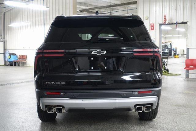 new 2025 Chevrolet Traverse car