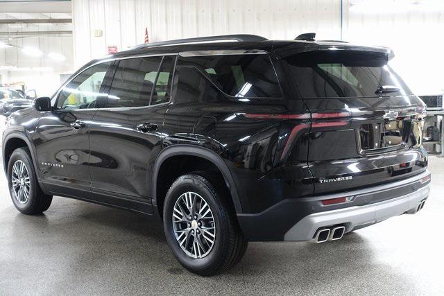 new 2025 Chevrolet Traverse car