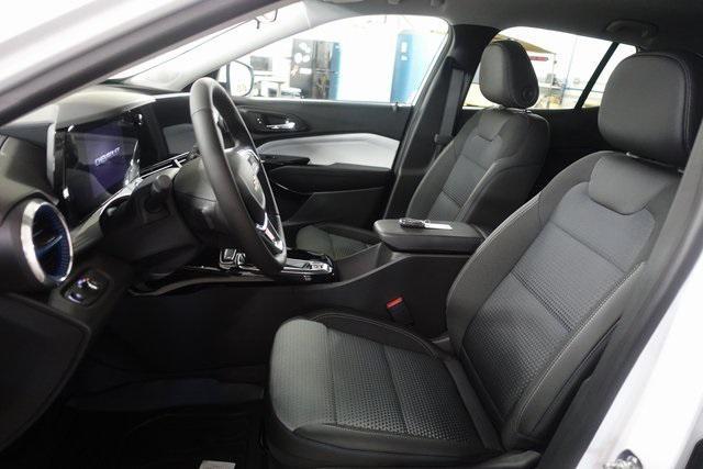 new 2025 Chevrolet Trax car, priced at $26,155