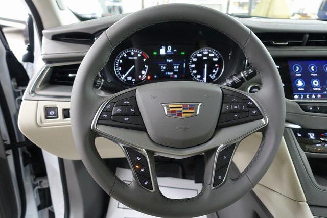 new 2025 Cadillac XT5 car, priced at $55,640