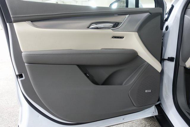 new 2025 Cadillac XT5 car, priced at $55,640