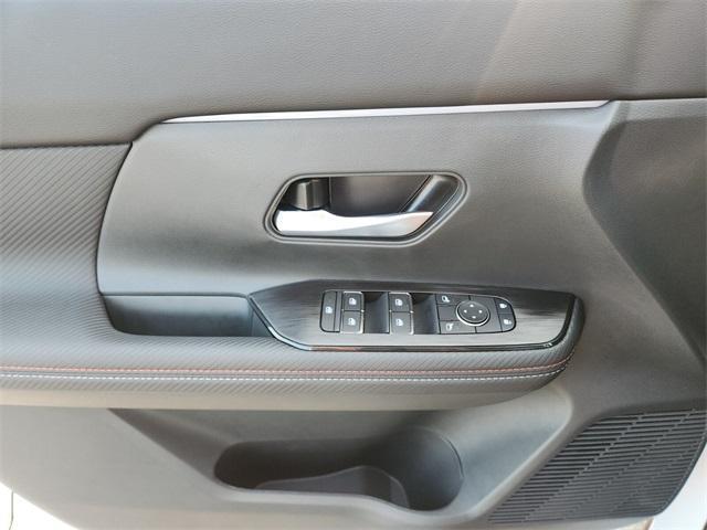 new 2025 Nissan Kicks car, priced at $27,860
