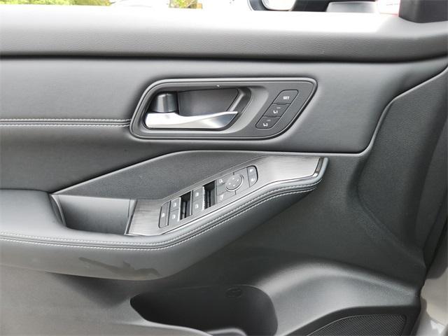 new 2025 Nissan Rogue car, priced at $41,518