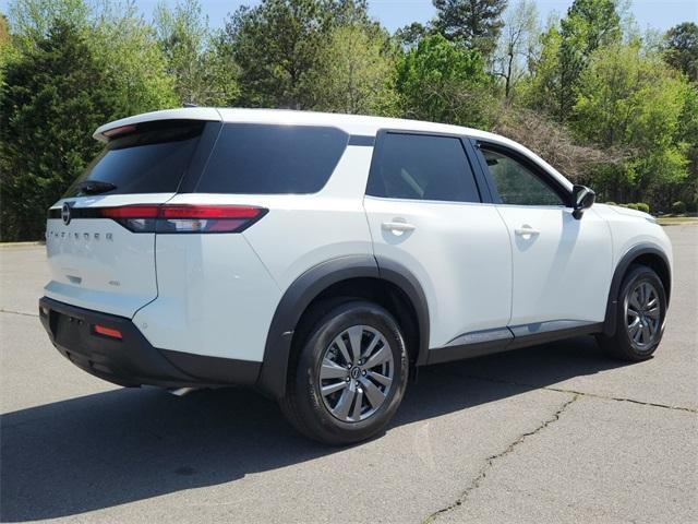 new 2025 Nissan Pathfinder car, priced at $37,222