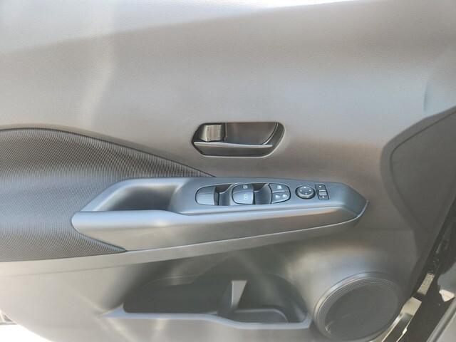 new 2025 Nissan Kicks Play car, priced at $23,850