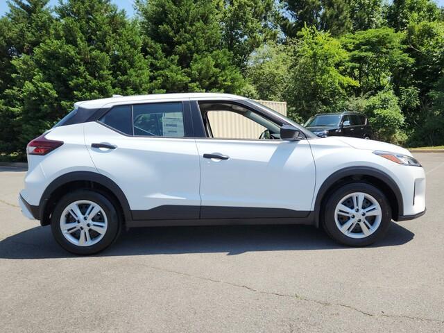 new 2025 Nissan Kicks Play car, priced at $23,760
