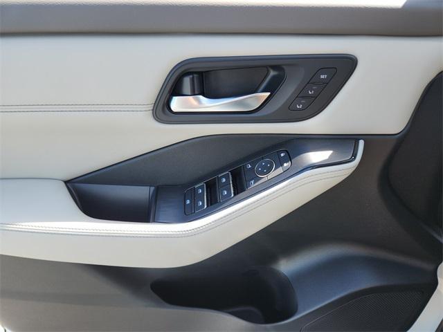 new 2025 Nissan Rogue car, priced at $38,006