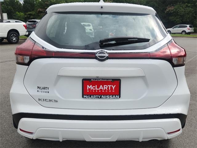 new 2025 Nissan Kicks Play car, priced at $23,850