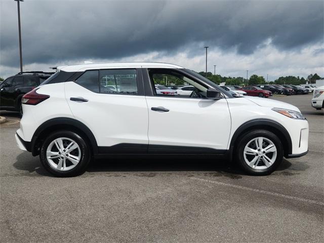 new 2025 Nissan Kicks Play car, priced at $23,850