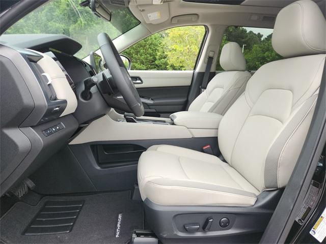 new 2025 Nissan Pathfinder car, priced at $44,677