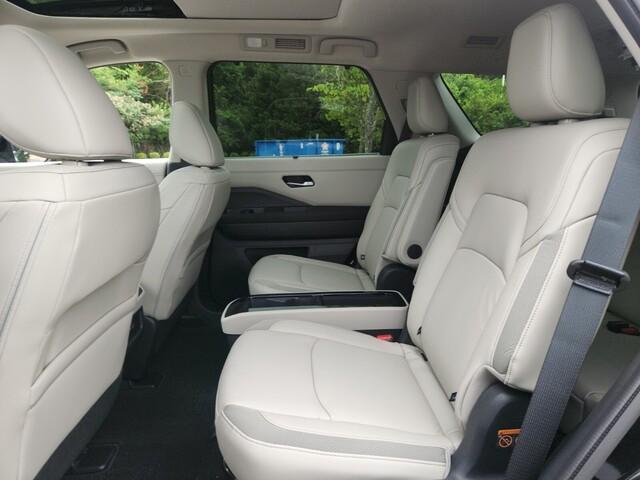 new 2025 Nissan Pathfinder car, priced at $44,677