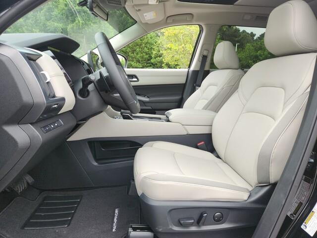 new 2025 Nissan Pathfinder car, priced at $44,677