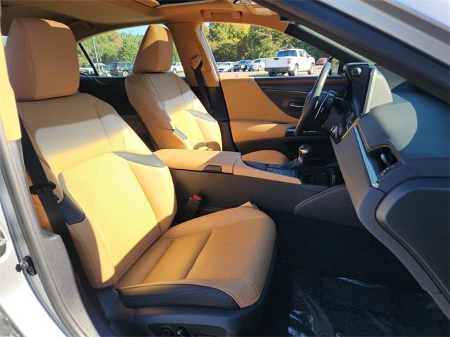 used 2022 Lexus ES 350 car, priced at $32,000