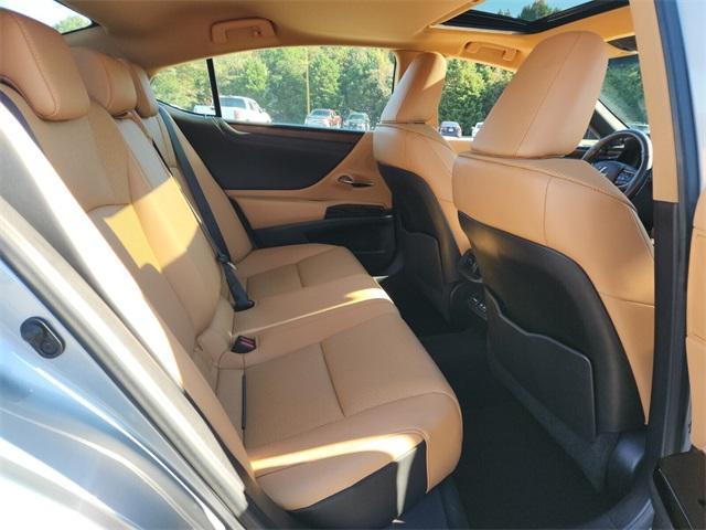 used 2022 Lexus ES 350 car, priced at $32,000