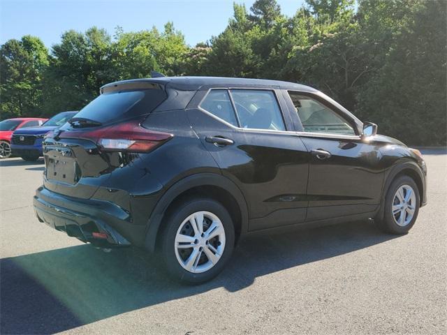 new 2025 Nissan Kicks Play car, priced at $23,760