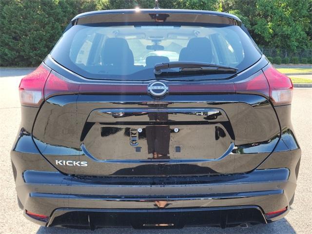 new 2025 Nissan Kicks Play car, priced at $23,760