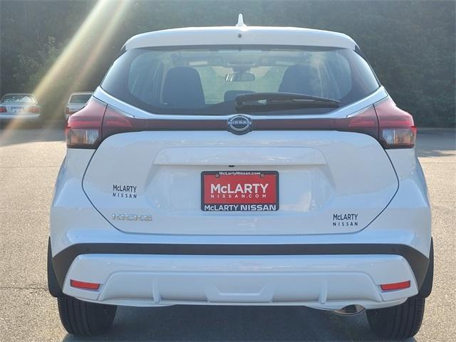 new 2025 Nissan Kicks Play car, priced at $23,850