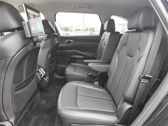 used 2021 Kia Sorento car, priced at $21,822