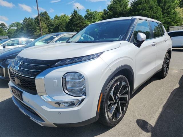 used 2024 Mitsubishi Outlander car, priced at $26,200