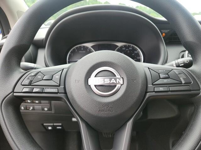 new 2025 Nissan Kicks Play car, priced at $23,850