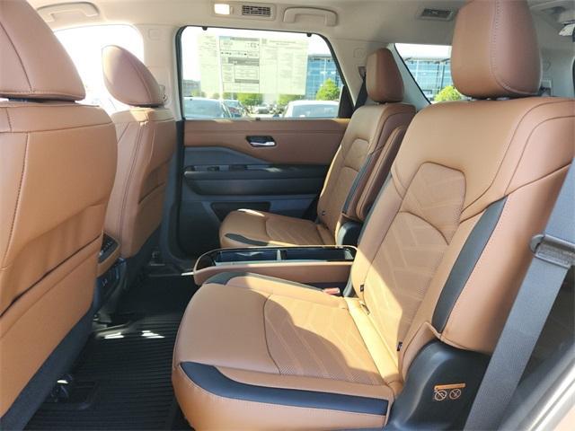new 2025 Nissan Pathfinder car, priced at $48,376
