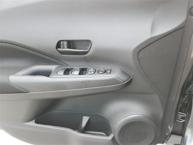 new 2025 Nissan Kicks Play car, priced at $23,850