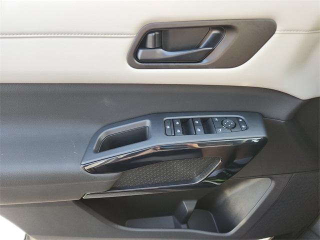 new 2025 Nissan Pathfinder car, priced at $40,313