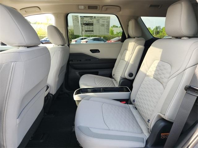 new 2025 Nissan Pathfinder car, priced at $40,313
