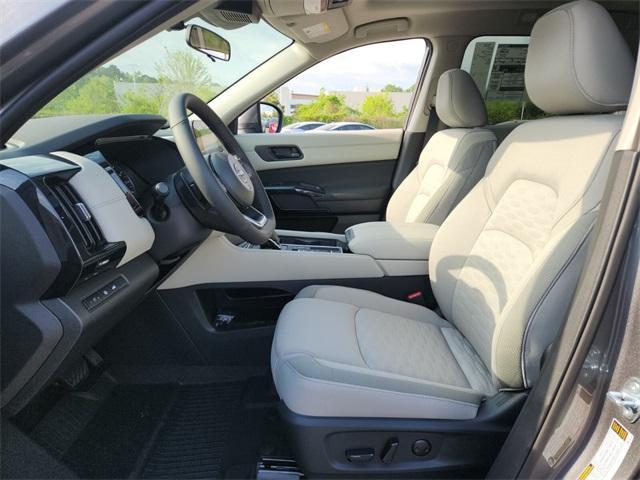 new 2025 Nissan Pathfinder car, priced at $40,313