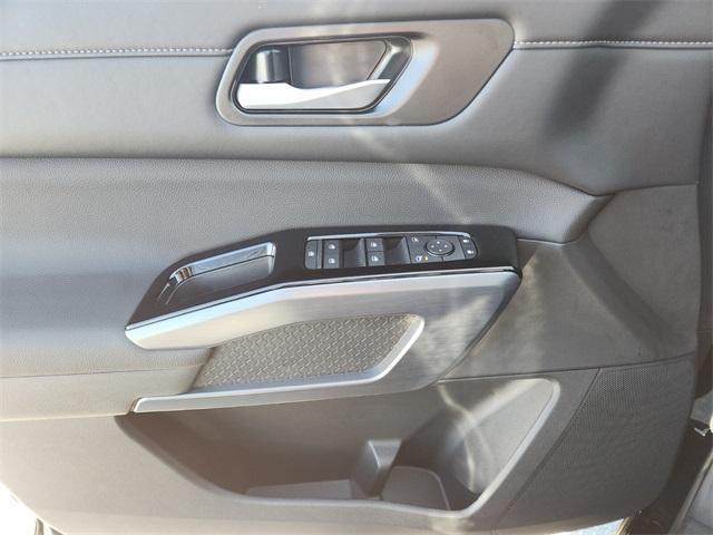 new 2025 Nissan Pathfinder car, priced at $37,104