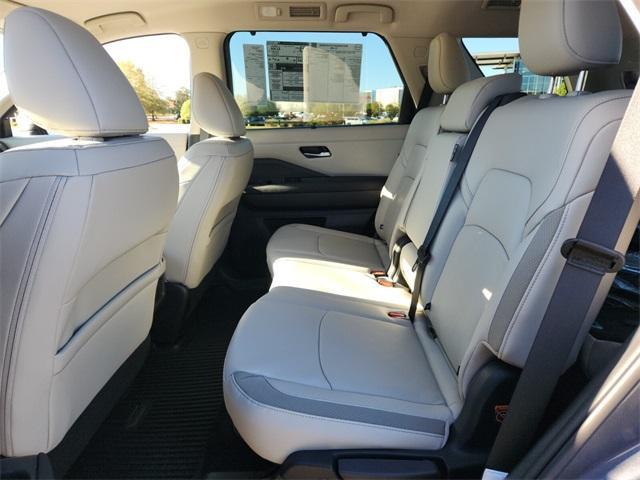 new 2025 Nissan Pathfinder car, priced at $37,025
