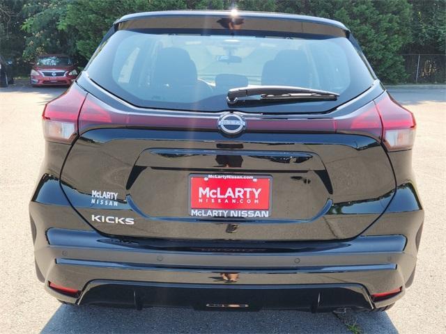 new 2025 Nissan Kicks Play car, priced at $23,850
