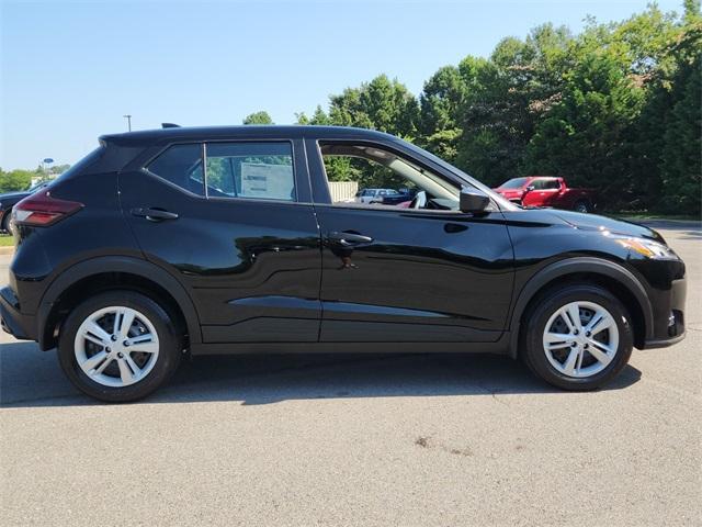 new 2025 Nissan Kicks Play car, priced at $23,850