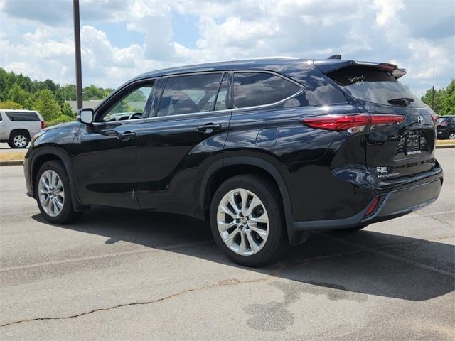 used 2021 Toyota Highlander car, priced at $29,523