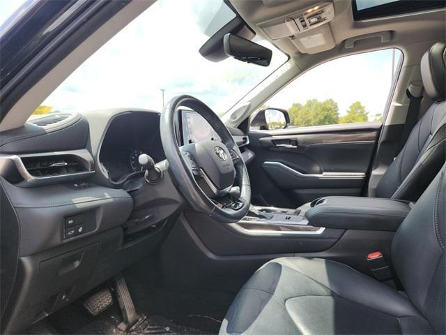 used 2021 Toyota Highlander car, priced at $29,523