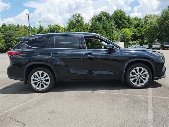 used 2021 Toyota Highlander car, priced at $29,523